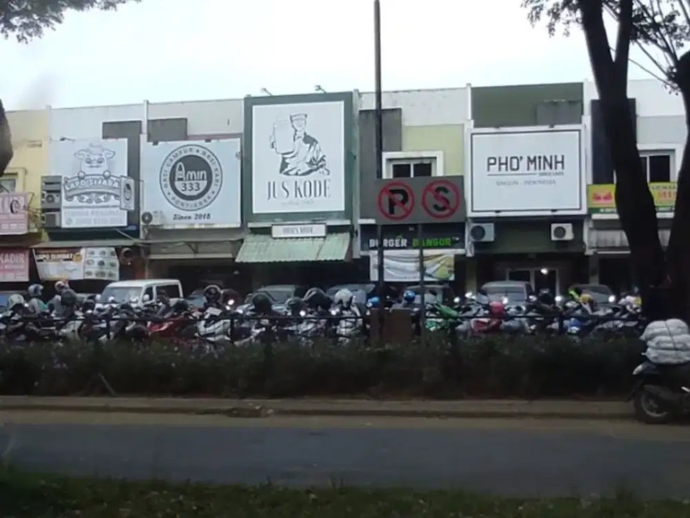 Disewakan Ruko hadap jalan raya di Pasar 8, Alam Sutera, Tangerang