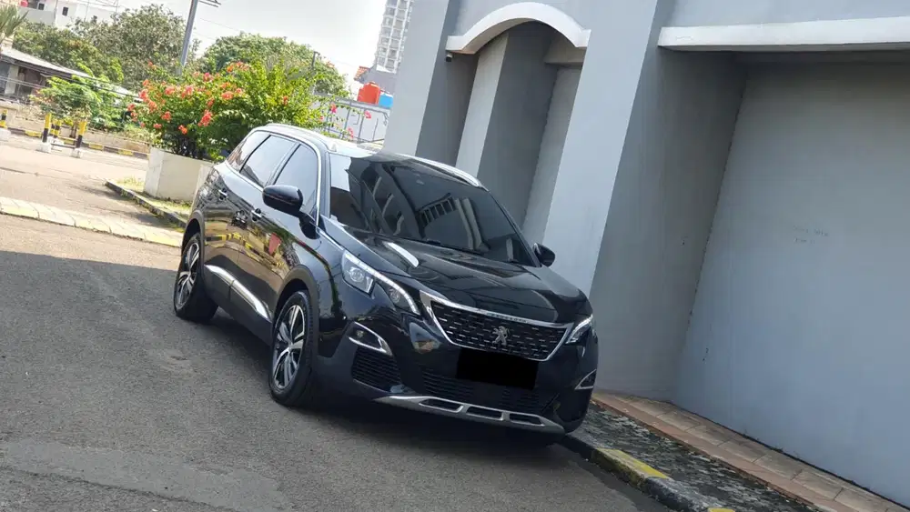 [ LOW KM ] Peugeot 5008 Allure AT Hitam 2020/2021