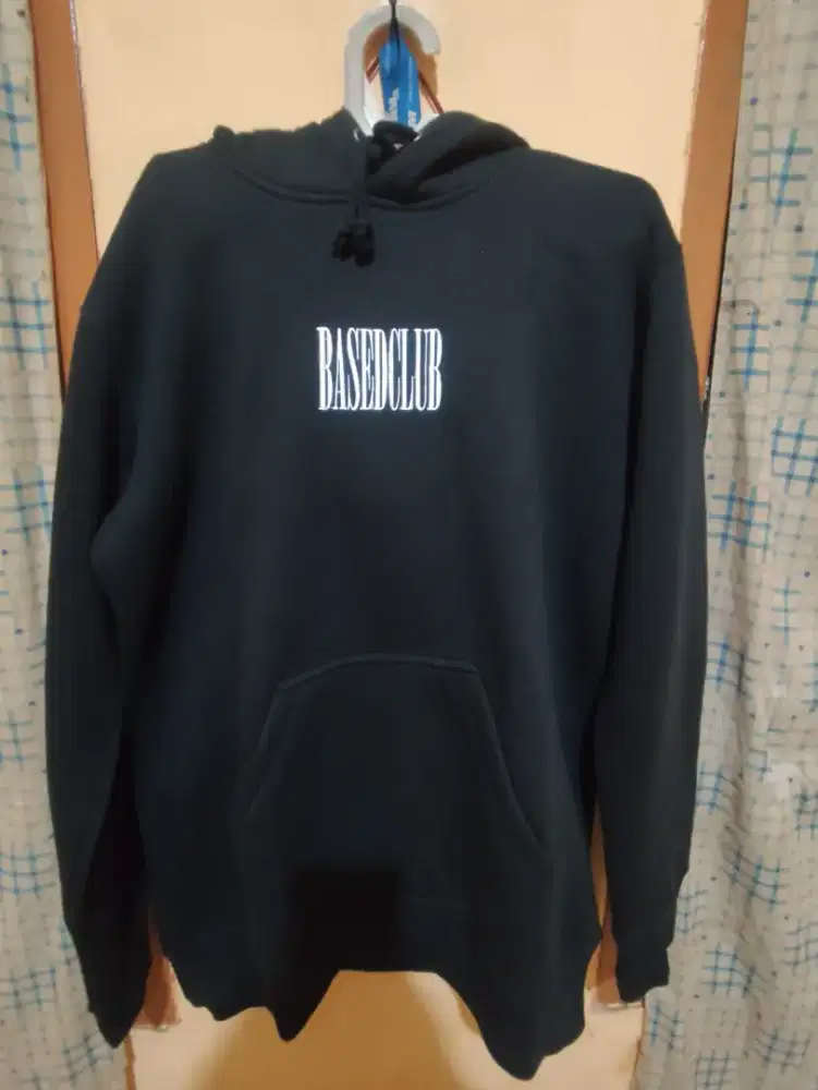Pullover Hoodie Based Club