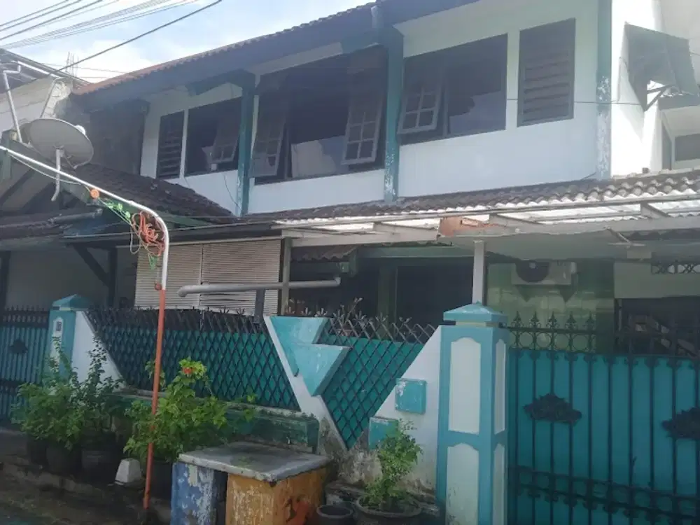 Rumah Lama Mulyosari Lokasi Strategis Dekat Pakuwon City