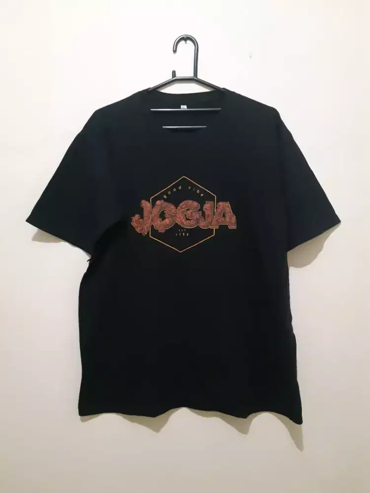 KAOS HITAM OLEH-OLEH/SOUVENIR KHAS JOGJA SIZE XL