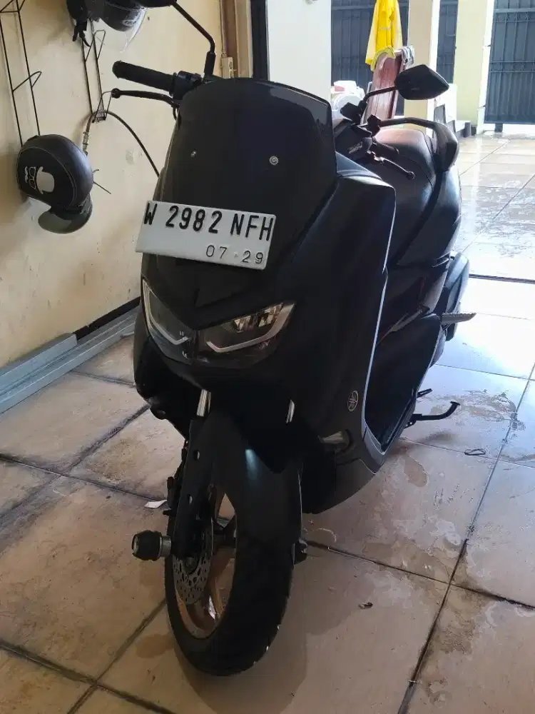 Yamaha nmax 2024 hitam