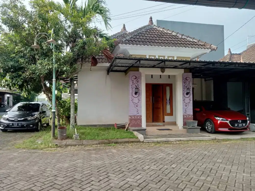 RUMAH DISEWAKAN DI PERUMAHAN GREEN JALIMBAR,DEKAT UAD