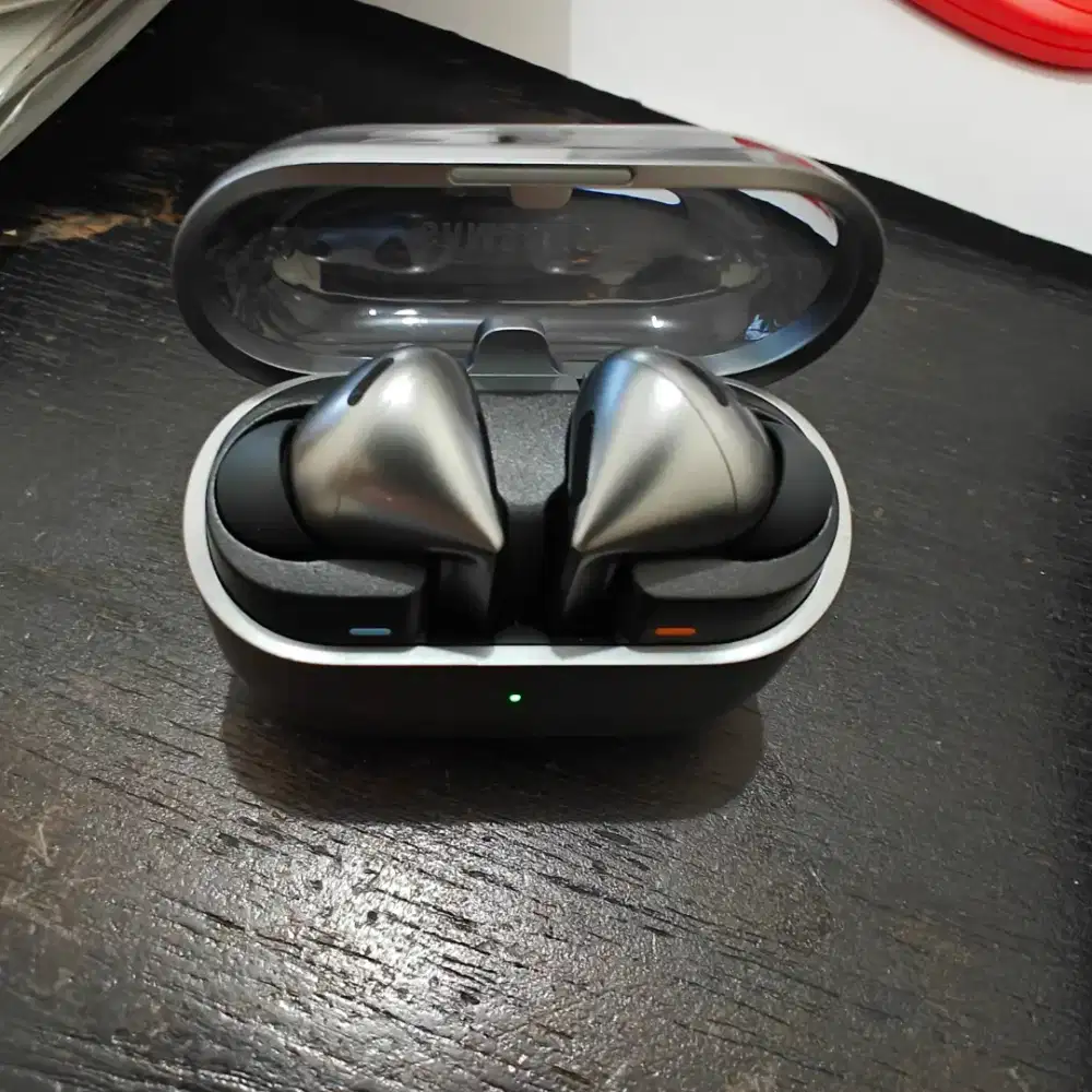 Galaxy Buds 3 Pro Silver Like New Gratis Case