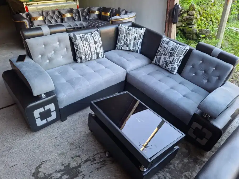 Sofa minimalis abu hitam