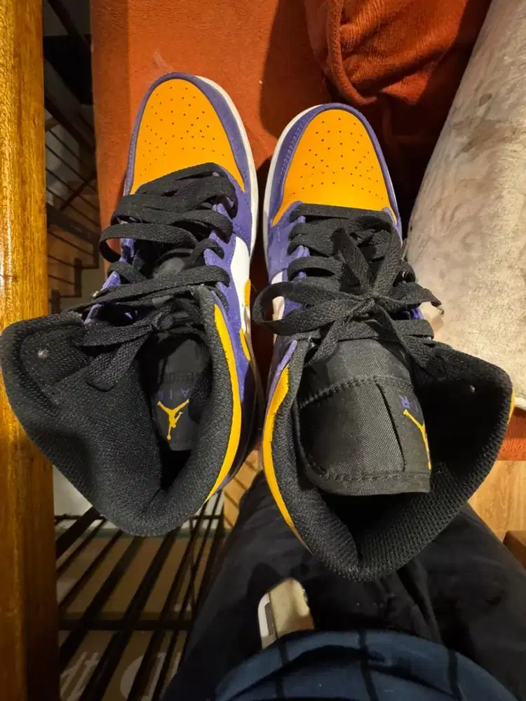 Sepatu Air Jordan Lakers Size 40 Bekas