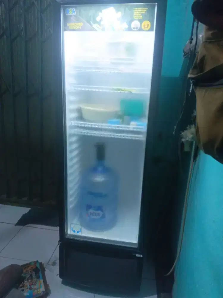 Showcase kulkas pendingin minuman