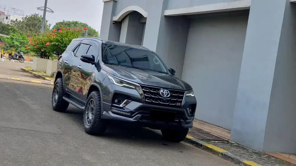 [ LOW KM ] Toyota Fortuner VRZ 2.8 GR Sport Diesel AT 2022/2023