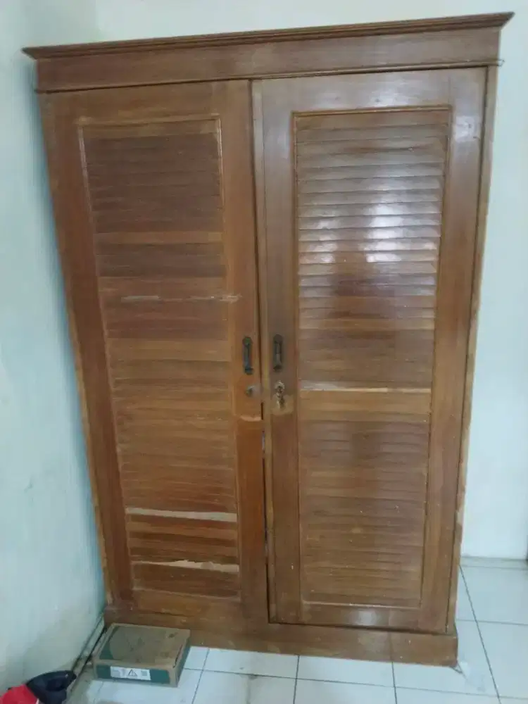 Lemari Pakaian 2 Pintu