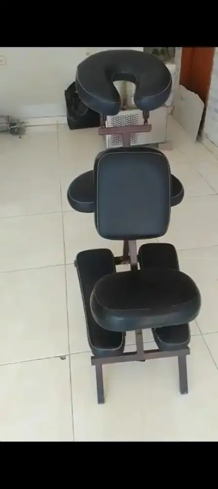 Kursi back teraphi