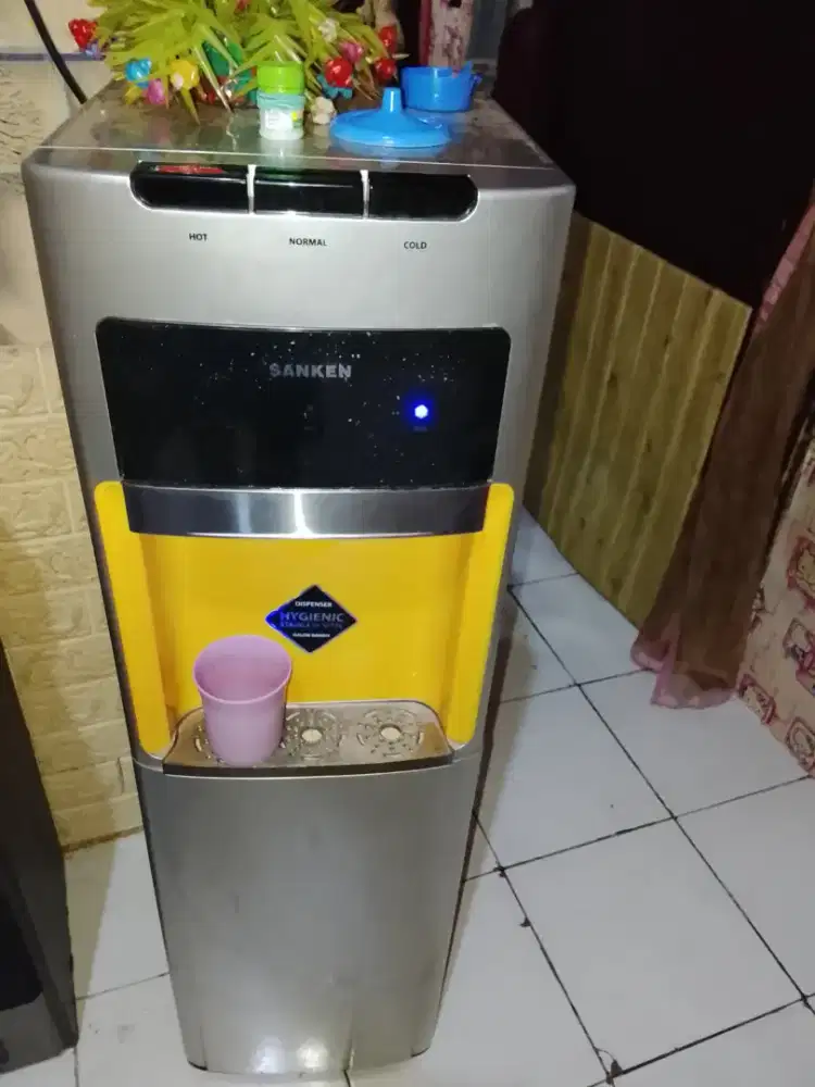Dispenser galon bawah merk sanken