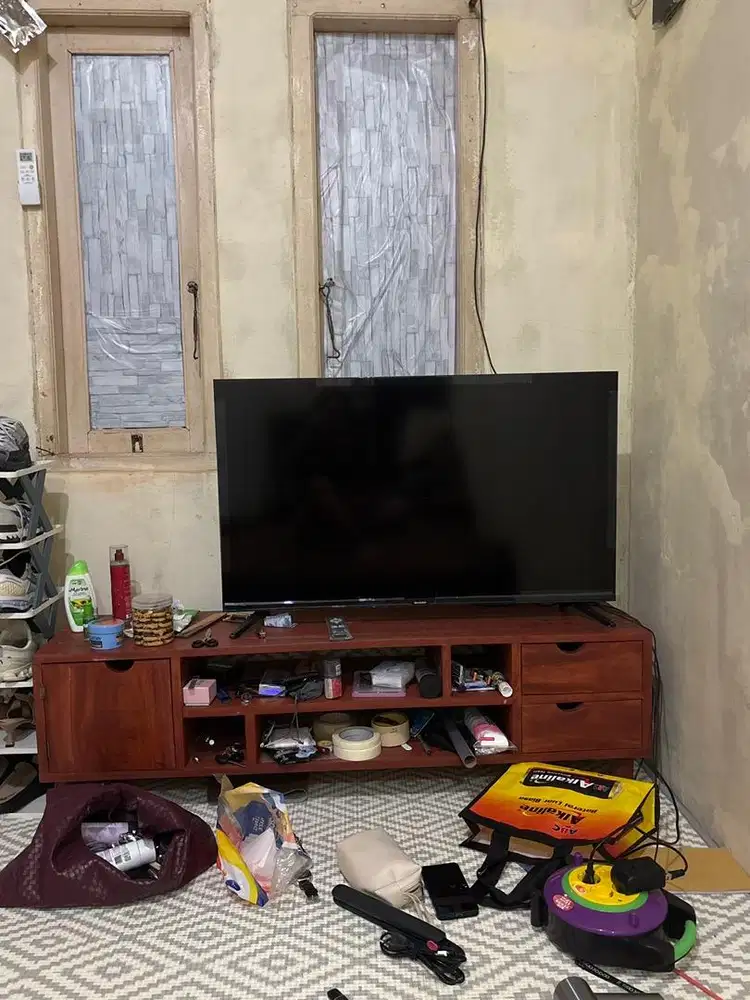 Meja TV Kayu Jati
