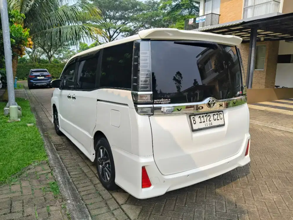 Jual Toyota voxy 2018