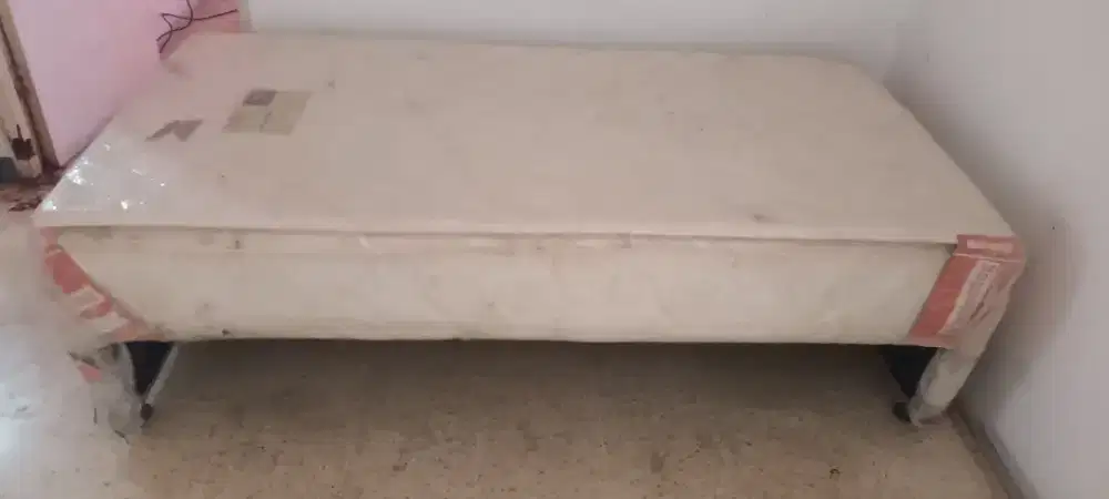 Di jual kasur masih bagus