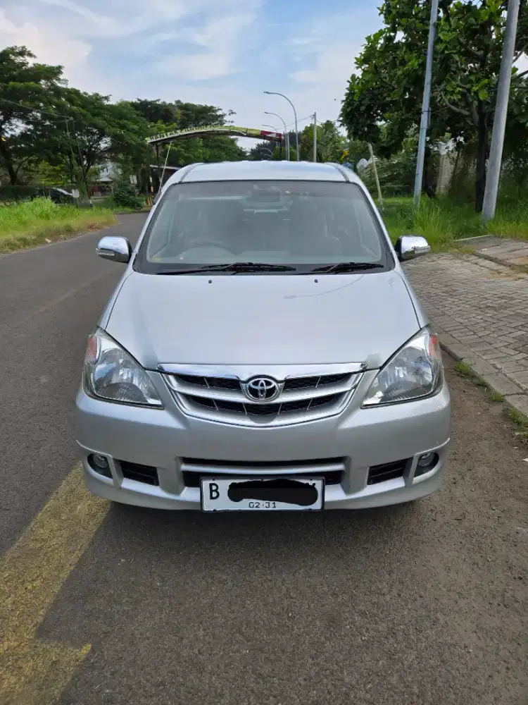 Toyota avanza G mt 2011 km 15 rb