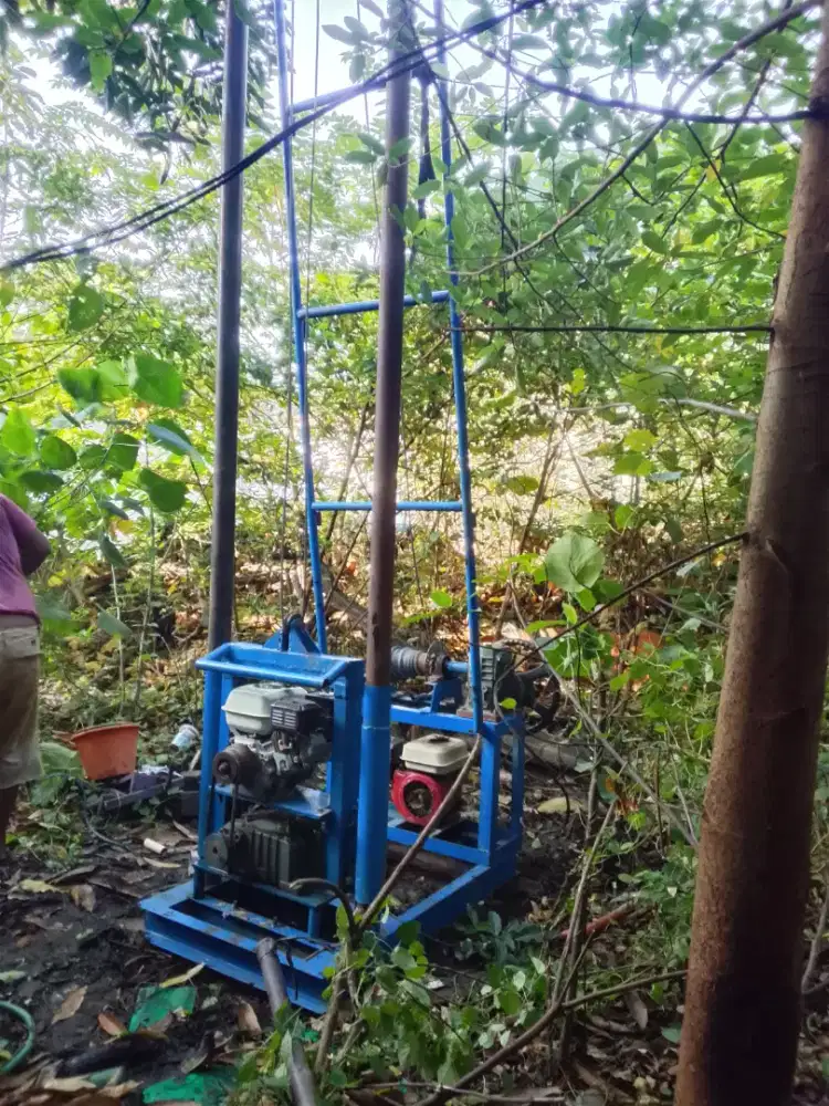 Tukang sumur bor air