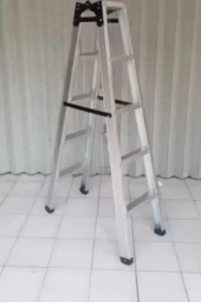 Tangga Baja Lipat 2 Meter