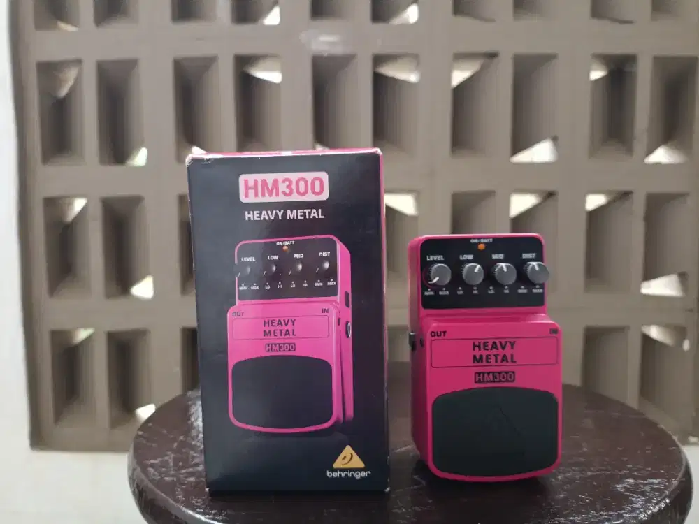 Behringer Heavy Metal HM300