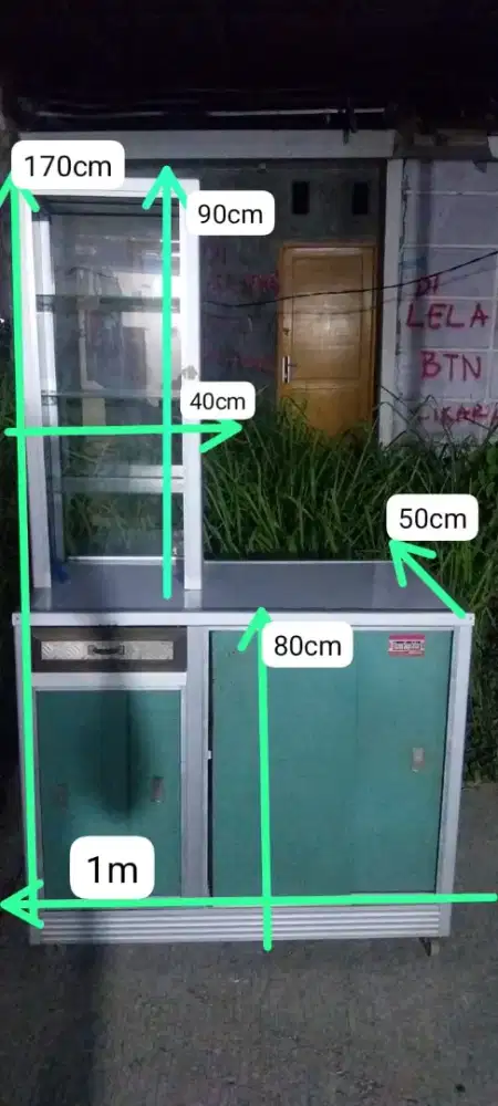 Etalase untuk dagang