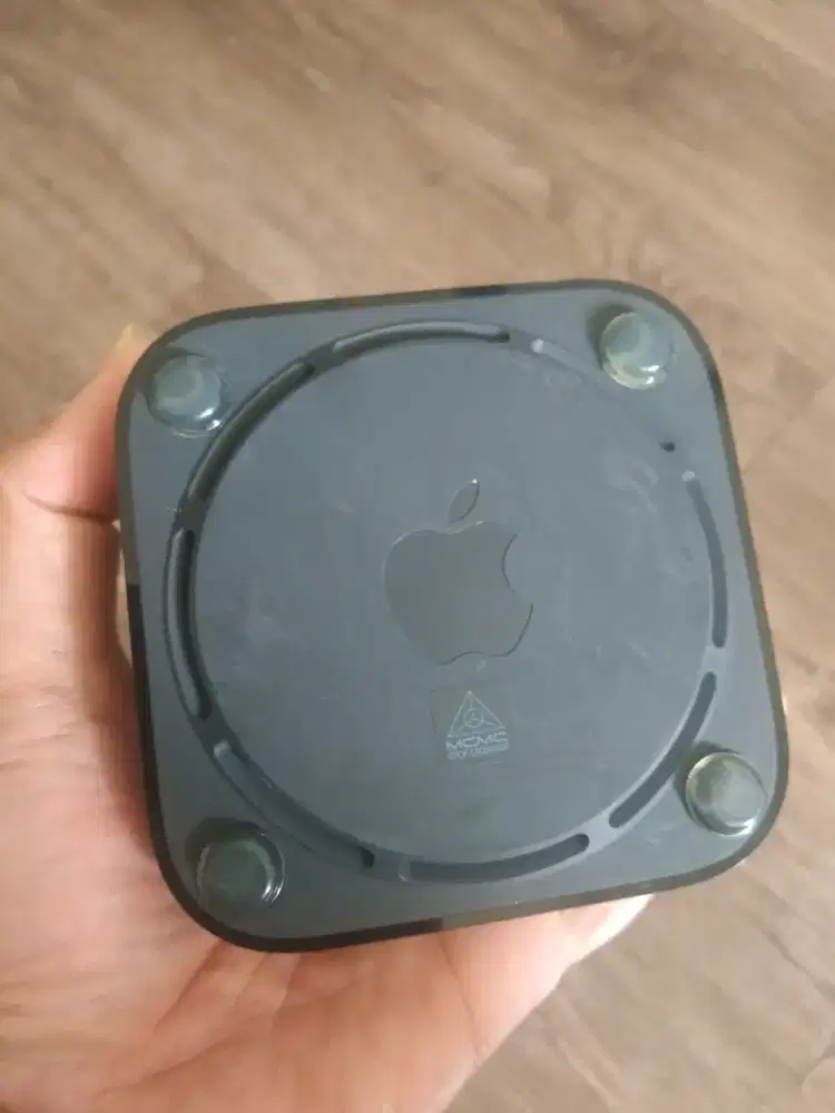 Apple tv 4k 32gb A10X Fusion model A1842 yg bawah nya pakai kipas