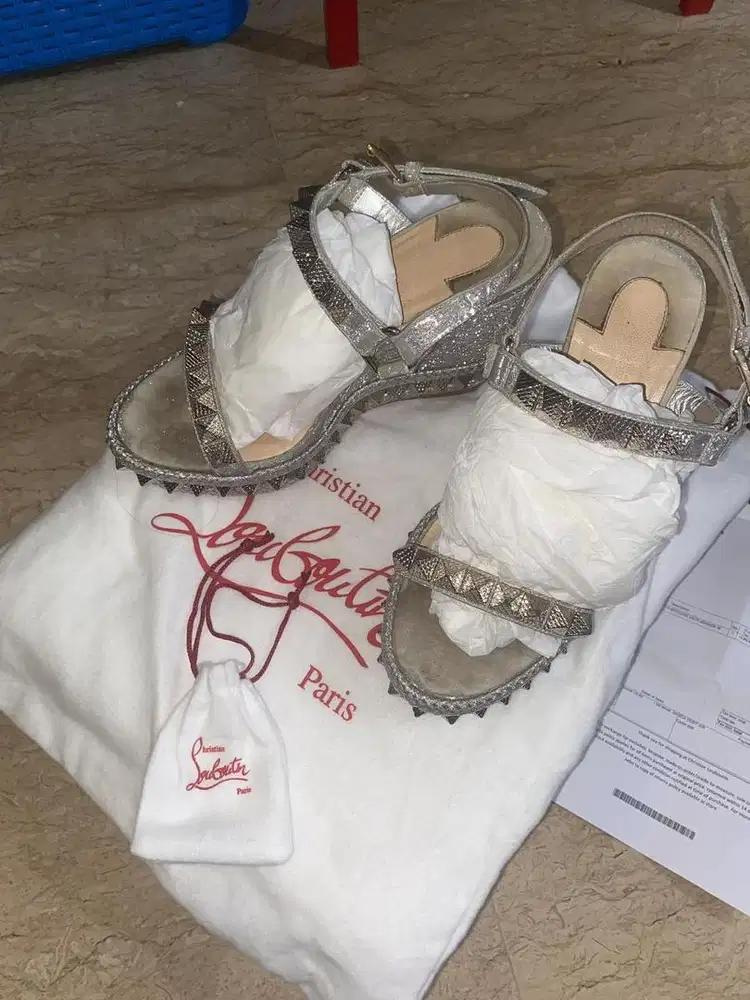 Di jual wedges christian loubution