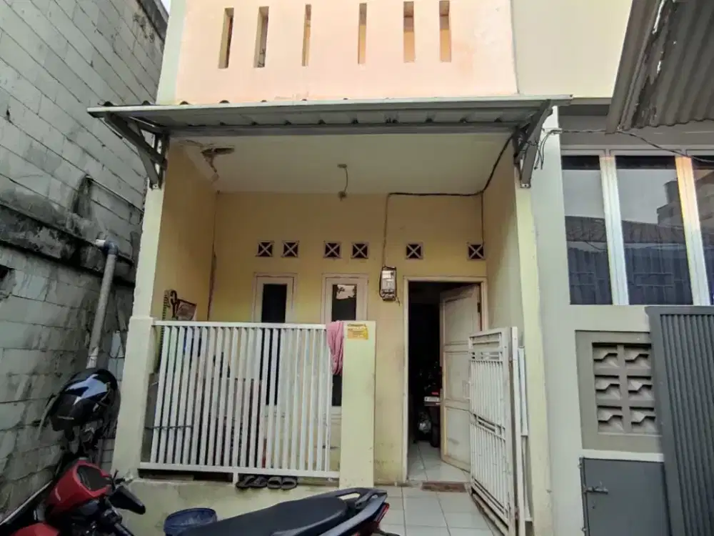 Dijual Rumah 2 Lantai Belakang Gor Gondrong