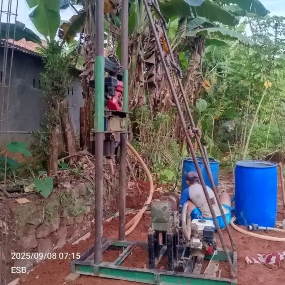 Tukang sumur bor air bersih
