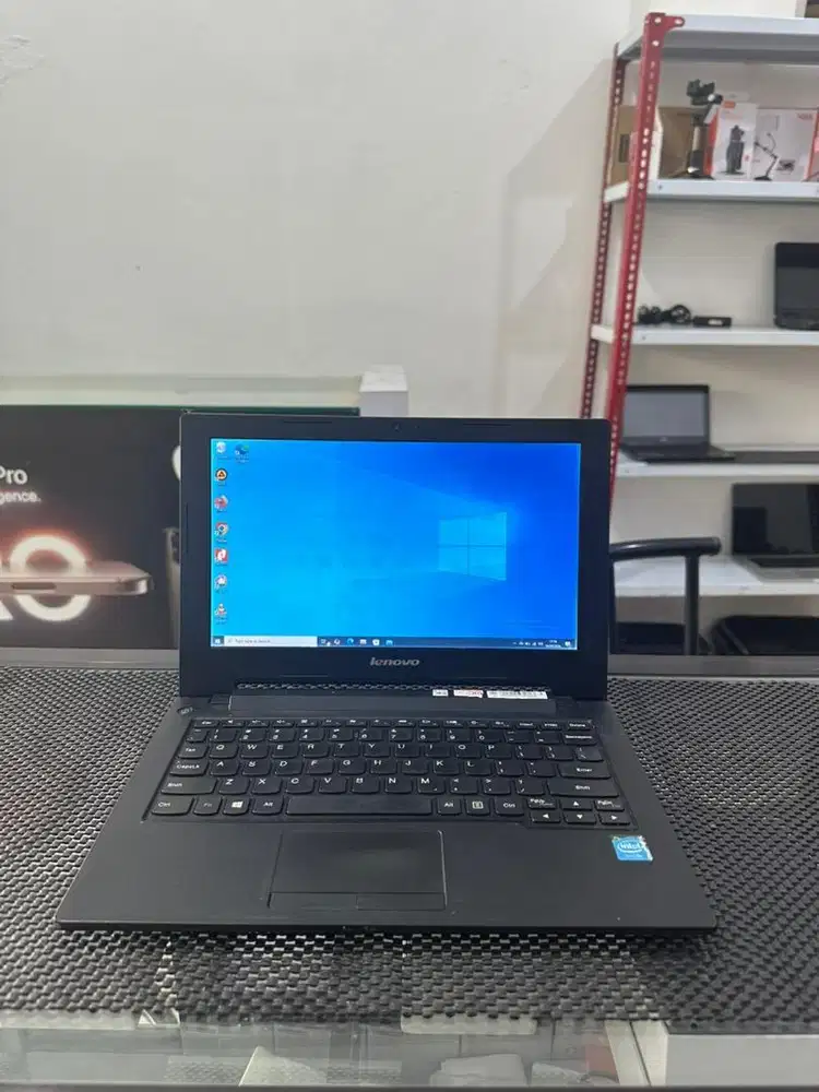 Laptop lenovo 12inch RAM 2GB SSD 128GB