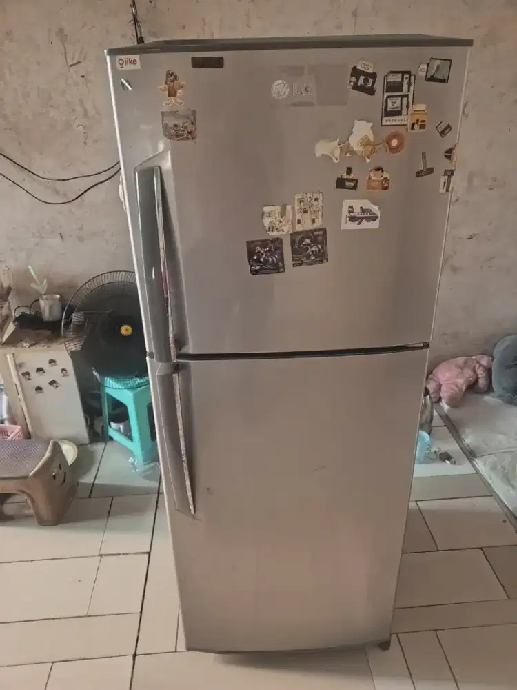 Kulkas 2 pintu merk LG Inverter