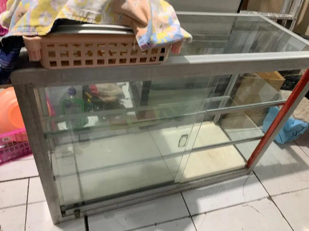 Etalase almini 3 susun