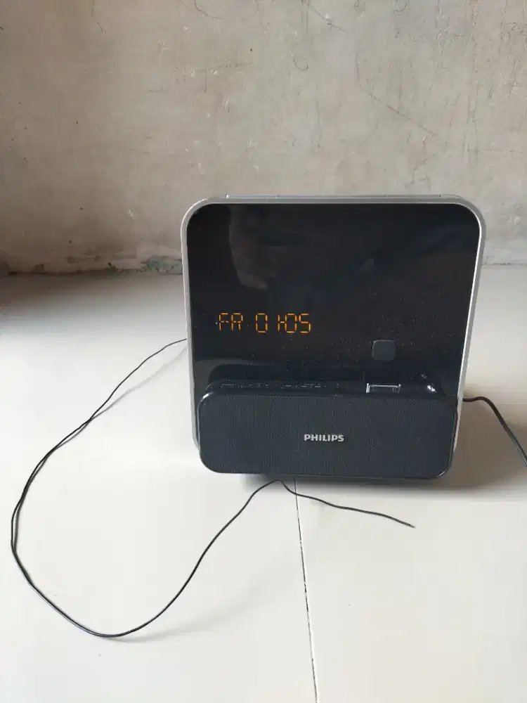 Di Jual Philips DC315/12 Radio Jam Alarm untuk iPod atau Iphone