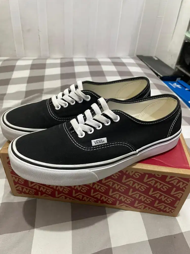 Vans Authentic Classic Black White