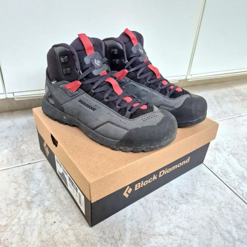 Black Diamond Mission Leather Mid sepatu hiking outdoor boot 41.5