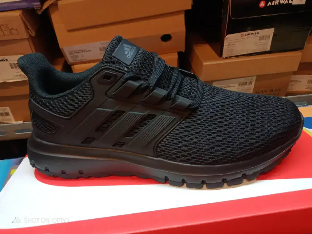 JUAL SEPATU ADIDAS ULTIMASHOW MEN SHOES 100% ORIGINAL RESMI Size, 42