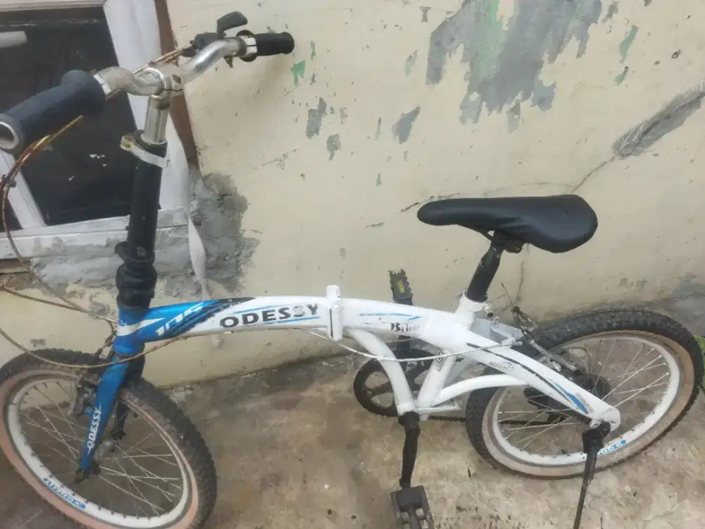 Sepeda lipat odessy 20