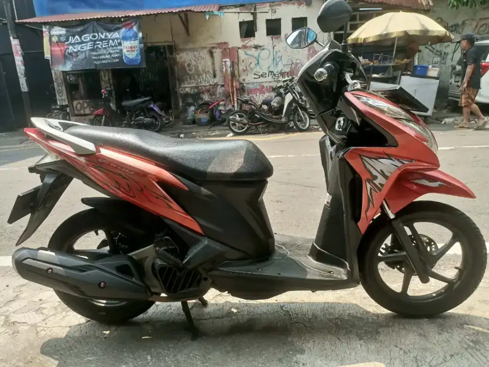 Vario 125 Kzr 2013 merah Non iss