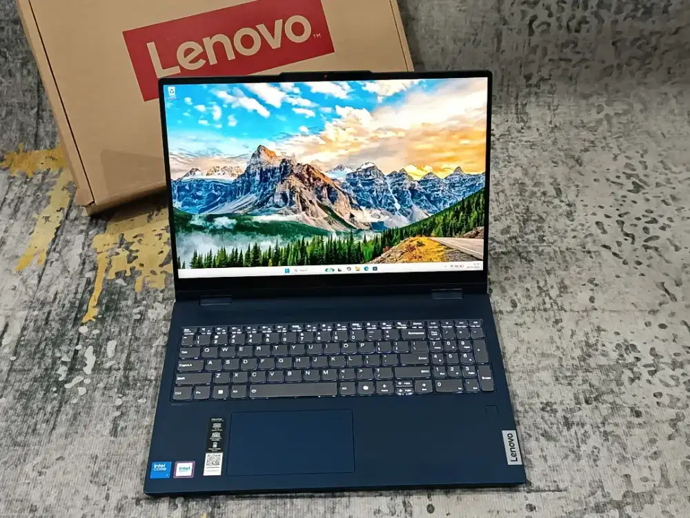 Lenovo iDeaPad 5 Core 7-150U 16GB 1TB TouchScreen Flip 360% Like New
