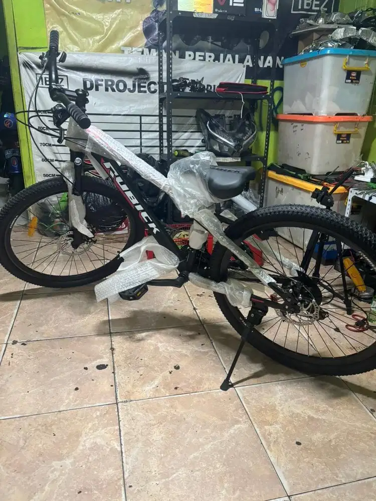 sepeda gunung rubick aloy
