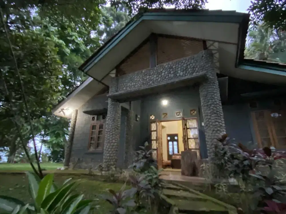 Dijual Vila Bogor Luas dengan Perkebunan dan Lapangan !! Cocok untuk Tempat Wisata! 1.2+ Hektar