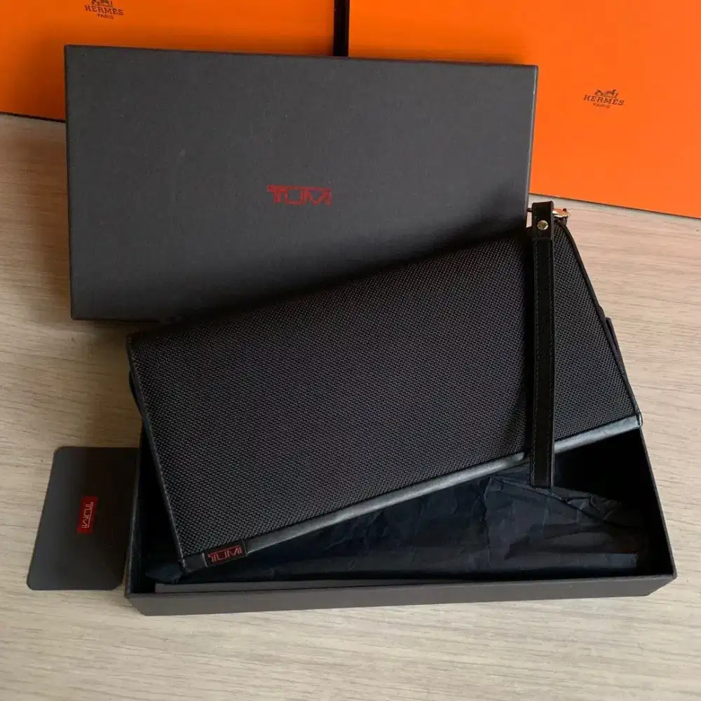 Tumi Alpha SLG Zip-Around Travel clutch second original
