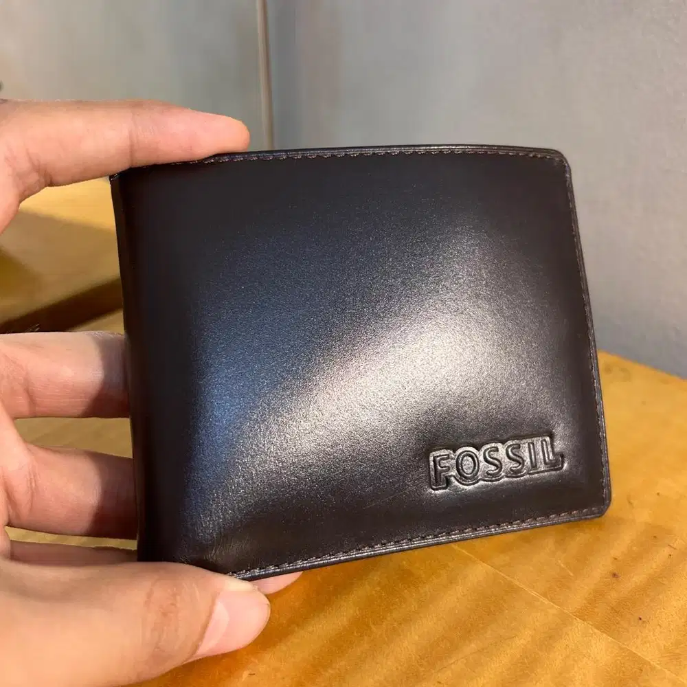 Dompet Pria Kulit Asli [ Fossil ]