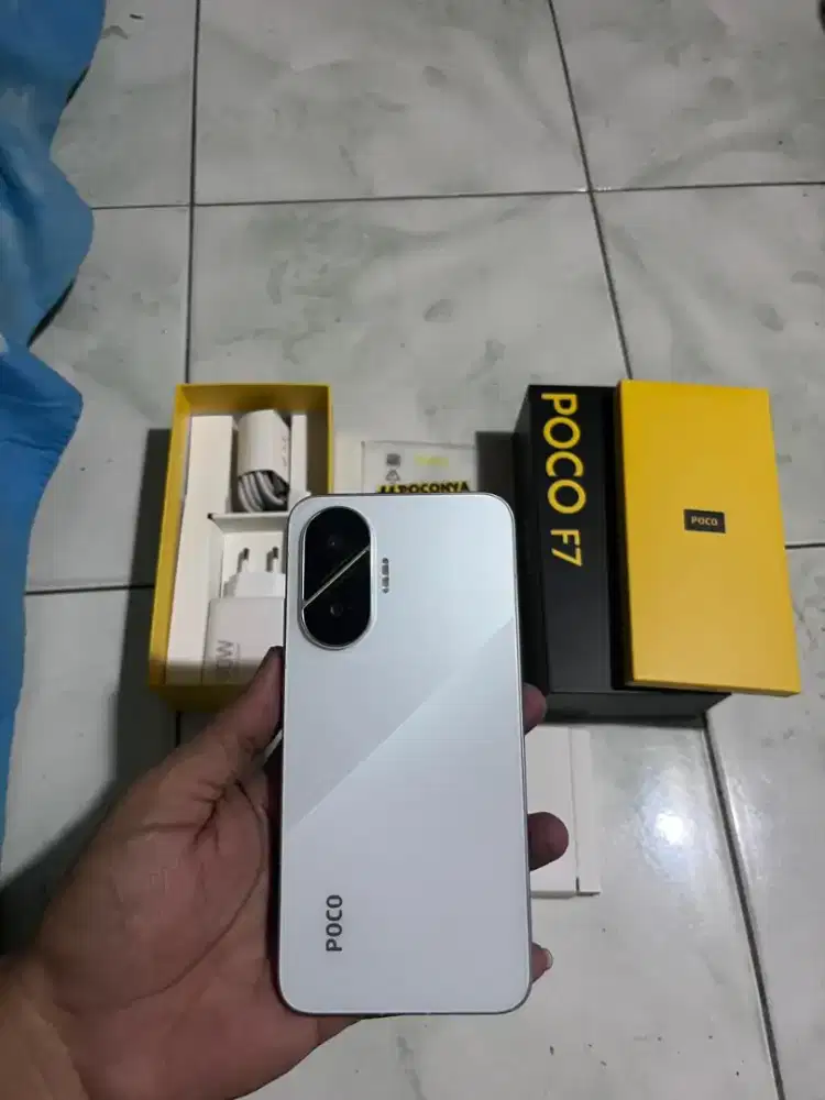 Poco f7 ram 12/512 GB FULLSET