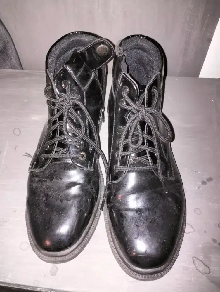 Sepatu pantofel