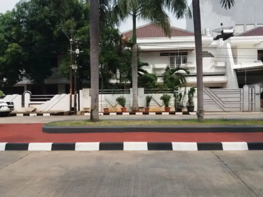 DIJUAL RUMAH MEWAH BESAR PERUM GREEN GARDEN KEBON JERUK JAKARTA BARAT