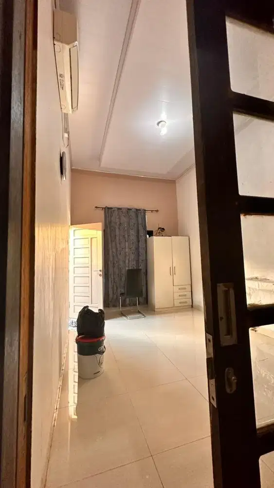 Kontrakan Luas (18m²) – Kamar Mandi Dalam, Air PAM Lancar Jaya!