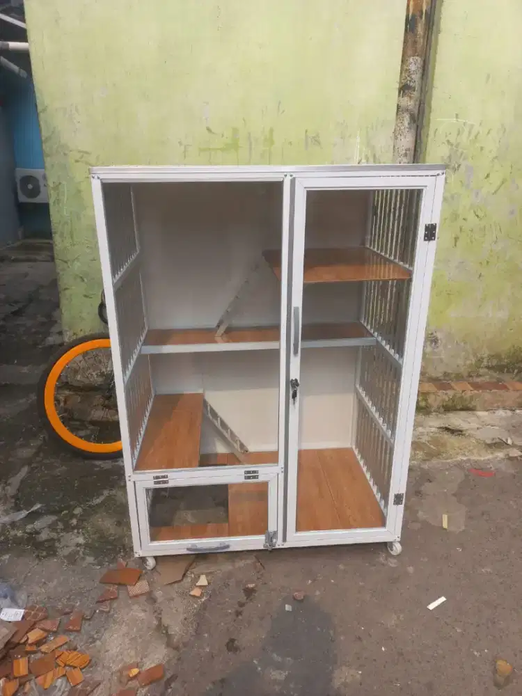 Kandang Kucing Alumunium 1 Pintu Kaca Tinggi Putih