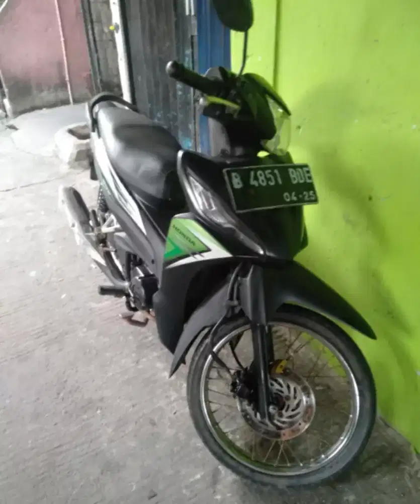 Dijual Honda Revo 125 THN 2015, pajak telat, plat 2025, B-DKI, Murah