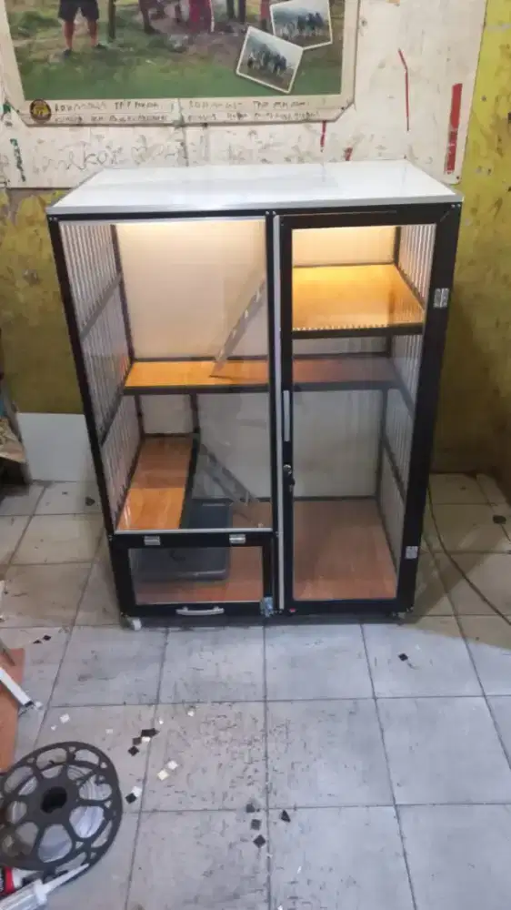 Kandang Kucing Alumunium Kaca 1 Pintu