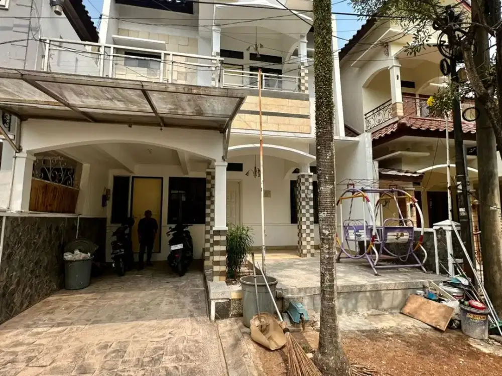 Rumah Mewah Menawan 2 Lantai Pesona Khayangan Juanda