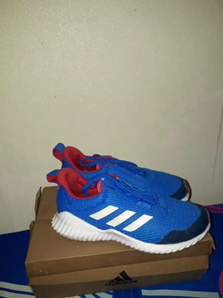 Sepatu Running Adidas Forta Run